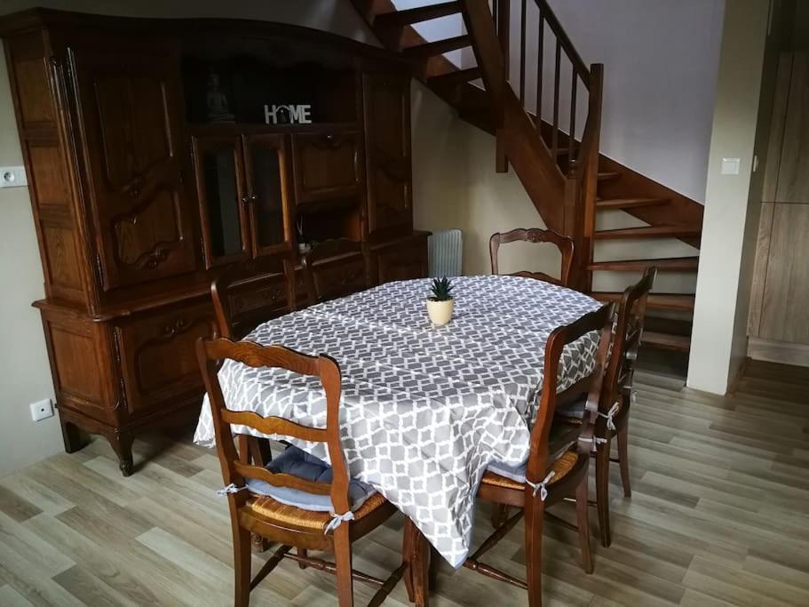 Maison Les Vieilles Cours Blosville Eksteriør billede